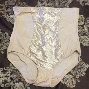 Maidenform 2x shapewear